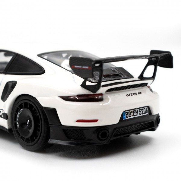 Manthey-Racing Porsche 911 GT2 RS MR 1/43 white Collector Edition